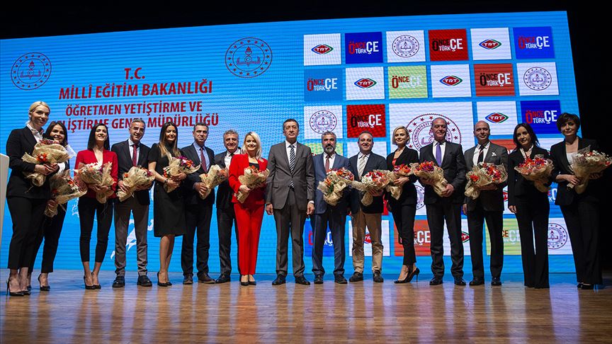 Deneyimli haber spikerlerinden öğretmenlere Türkçe'nin kullanımı eğitimi