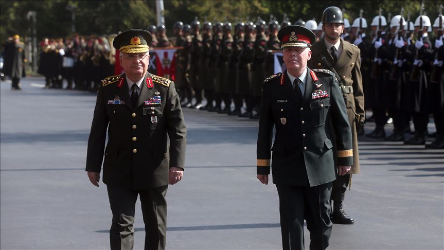 Le chef d'Etat major turc reçoit son homologue canadien à Ankara