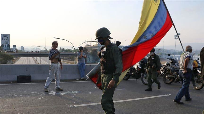 'Venezuela confronting coup attempt of soldier group'
