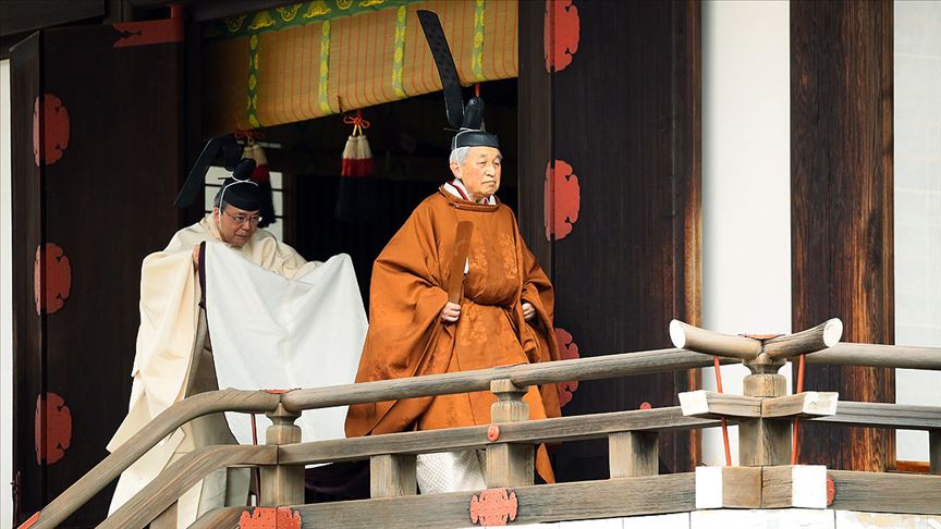 Akihito ile 30 yıl, doğal afetler, 17 başbakan ve yaşlanan Japonya