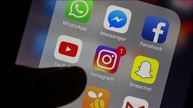 Social media platforms glitching worldwide