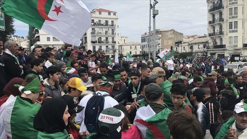 الجزائر.. الحراك الشعبي "فرصة ذهبية" لحرية الصحافة (تقرير)
