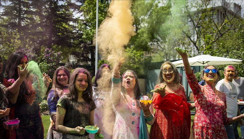 Indian Embassy celebrates festival of colors in Ankara