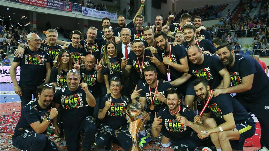 Volley : Fenerbahçe sacré champion de Turquie !