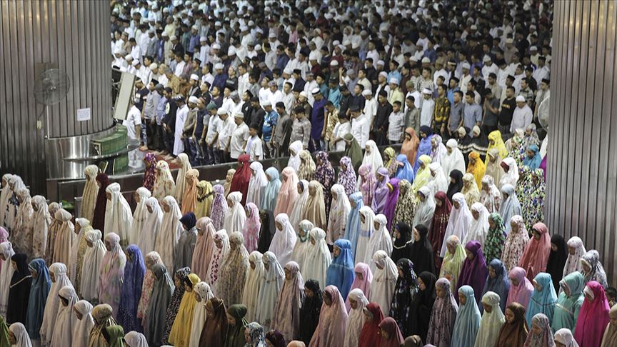 Islam Dunyasinda Ilk Teravih