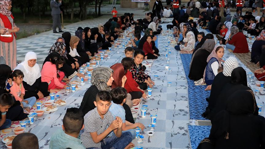 Turkish Red Crescent hosts iftar in Syria’s Idlib