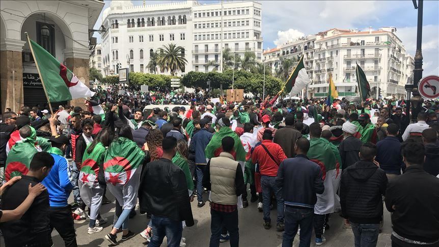 Algérie : nouvelles manifestations d’étudiants pour réclamer le changement