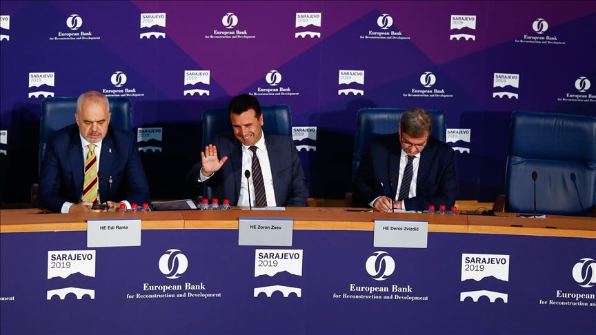 Zaev: Potrebno rješavati političke sporove za ekonomske benifite