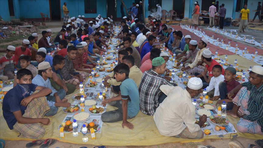 İHH'den Bangladeş'te iftar programı