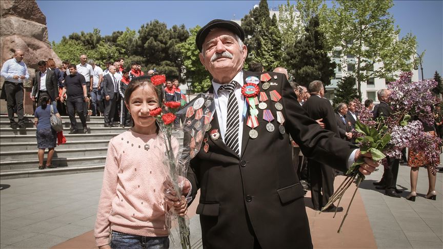 В Азербайджане и Казахстане празднуют День победы