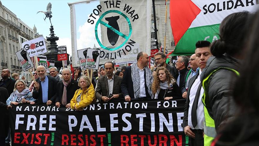 Thousands march for Palestine in London
