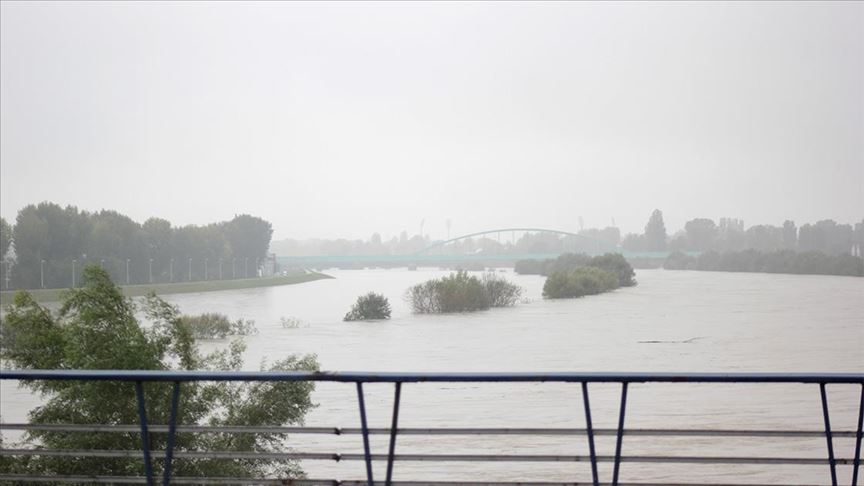 Hrvatska: Rijeka Sava u porastu
