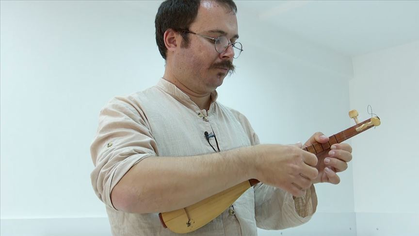 Anadolu türküleri Antalyalı müzik öğretmenine emanet