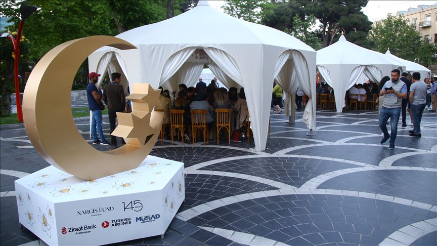Turkish charities host iftar dinner across globe