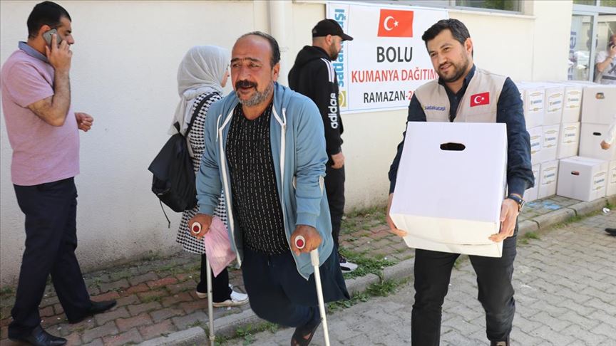 Sadakataşı'ndan Bolu'da ramazan yardımı
