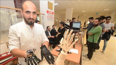 Suriyeli öğrenciler 'robotik el' yaptı | aa.com.tr