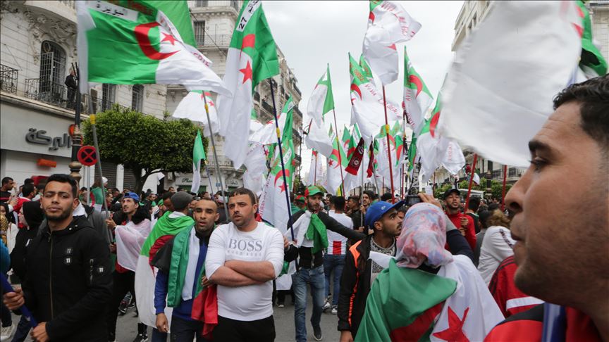 Police close Algiers' central square to demonstrators