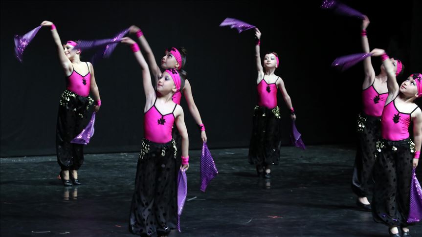 В Анкаре прошел фестиваль детского и юношеского танца 