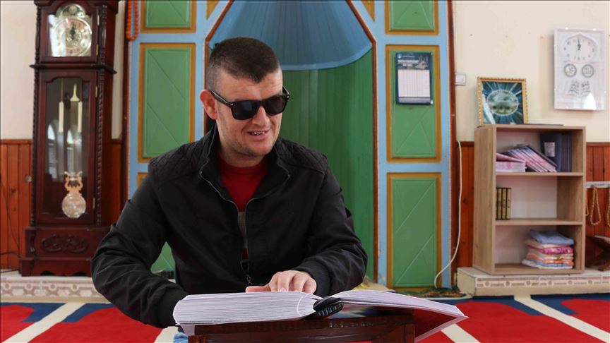 Albert Bardhi slijepi Kosovar: Učenje Kur'ana mu promijenilo život 