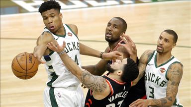 Bucks Doğu finalinde 2-0 öne geçti