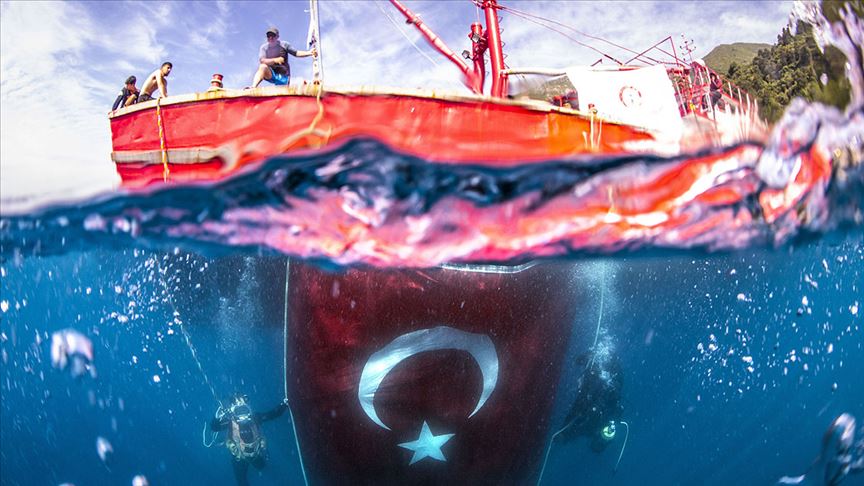 'Denizlerin astronotları'ndan anlamlı dalış