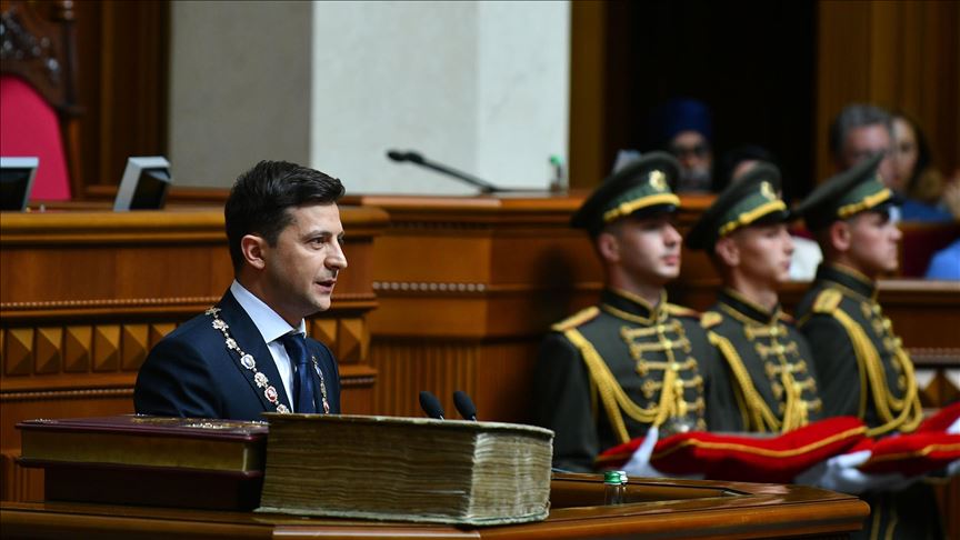 Ukraine inaugurates Volodymyr Zelensky as president