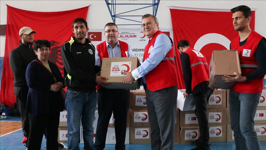 Shqipëri, Gjysmëhëna e Kuqe Turke ofron ndihma për familjet në nevojë