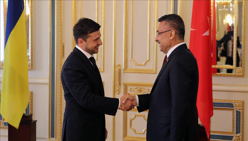 Турскиот потпретседател оствари средба со новиот украински лидер Зеленски