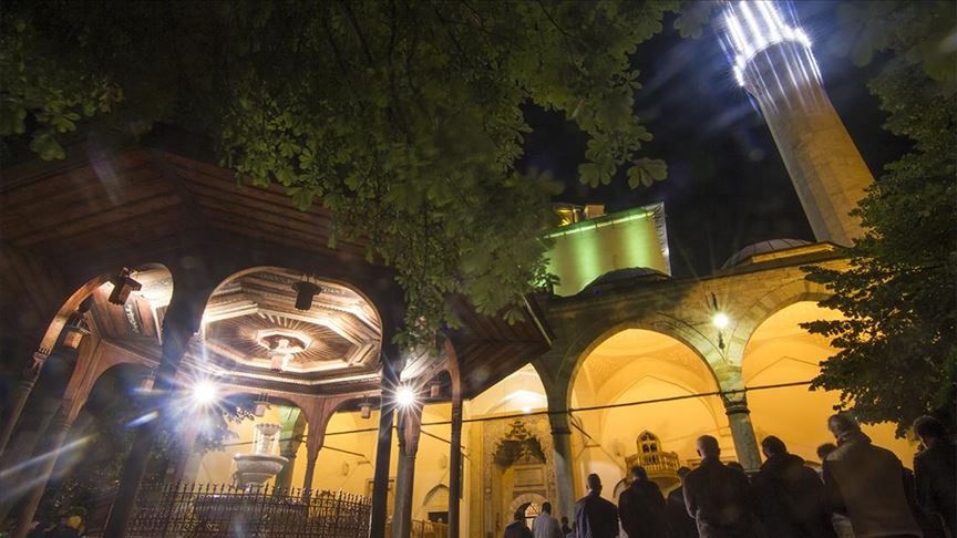Muslimani večeras obilježavaju Lejletu-l-Bedr, jednu od najznačajnijih noći
