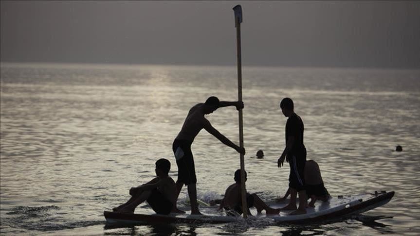 إسرائيل تقلص مساحة الصيد البحري في غزة إلى 10 أميال 