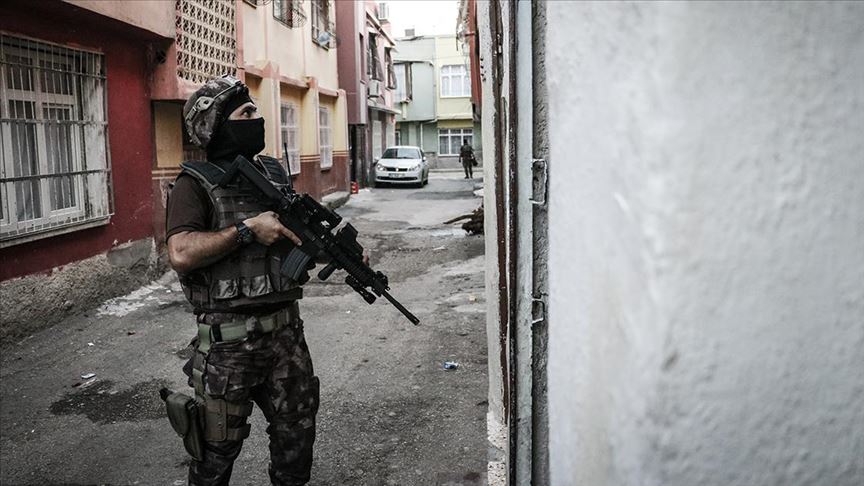 İzmir'de terör örgütü PKK/KCK operasyonu: 8 gözaltı