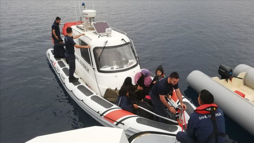 گارد ساحلی ترکیه 28 مهاجر را از خطر غرق شدن نجات داد