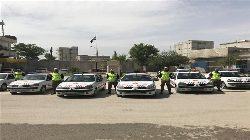 Gendarmería turca dona seis vehículos a la administración de Jarablus, Siria