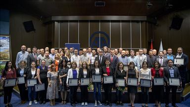 AA'da 10 yılını dolduran personele sertifikaları verildi