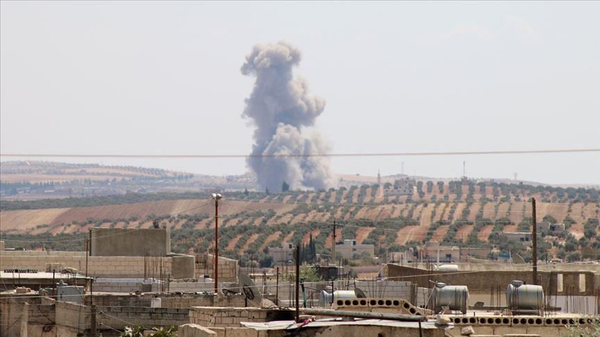 رژیم اسد زمین‌های زراعی مردم ادلب را به آتش می‌کشد 
