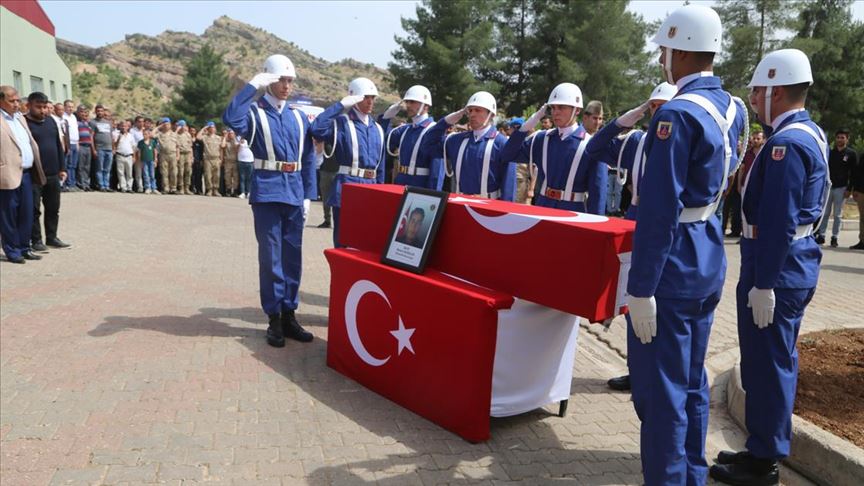 Şehit güvenlik korucusu son yolculuğuna uğurlandı