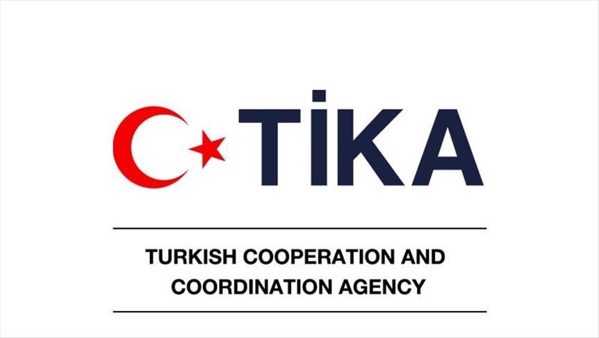Turkish aid agency hands out food in Gambia