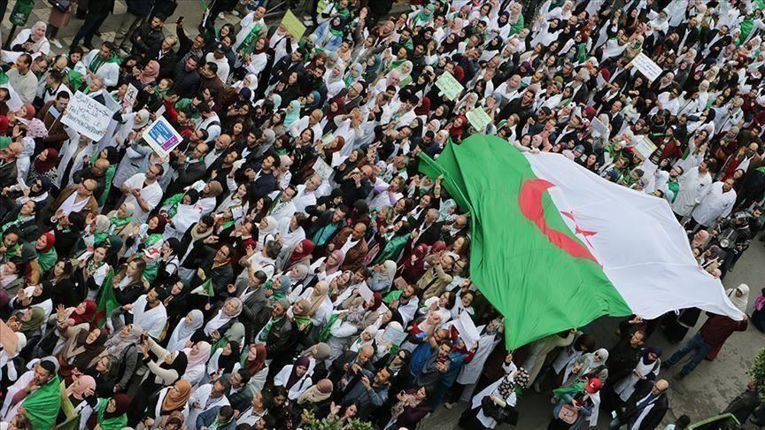 الجزائر.. مظاهرات في الجمعة 14 للحراك رفضاً لرموز النظام