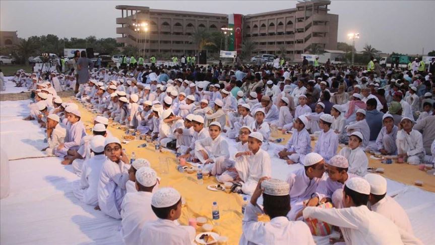 Turkish agency host iftar for 1K in Karachi