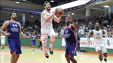 Anadolu Efes yarı finalde