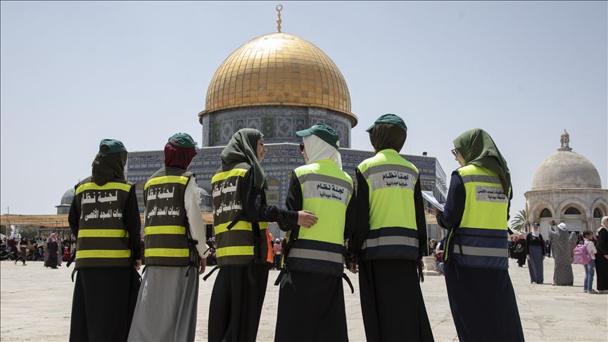 Las voluntarias que ayudan a mantener el orden en la mezquita de Al-Aqsa durante el Ramadán