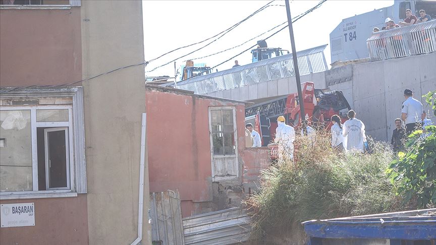 Kadıköy'de yangın: 2 ölü, 4 yaralı