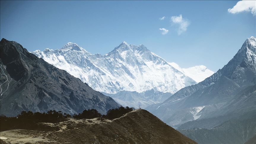 Everest'te tırmanış sezonunda 11 kişi öldü 