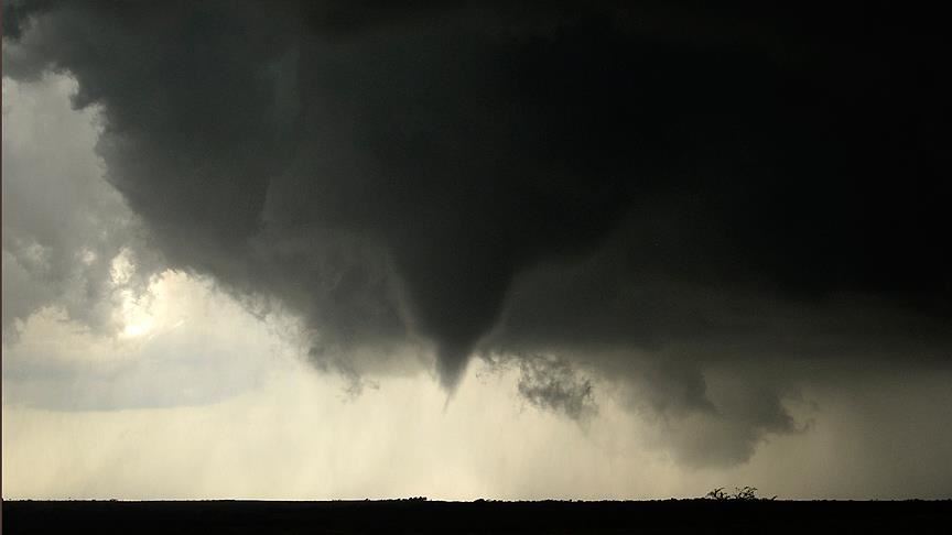 Tornado causa daños masivos en el estado de Kansas, EEUU