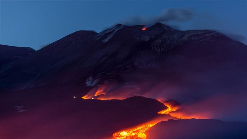 На Сицилии проснулся самый активный вулкан Европы