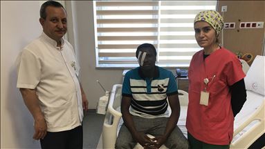 عمل موفقیتآمیز پیوند قرنیه چشم یک شهروند چاد در ترکیه