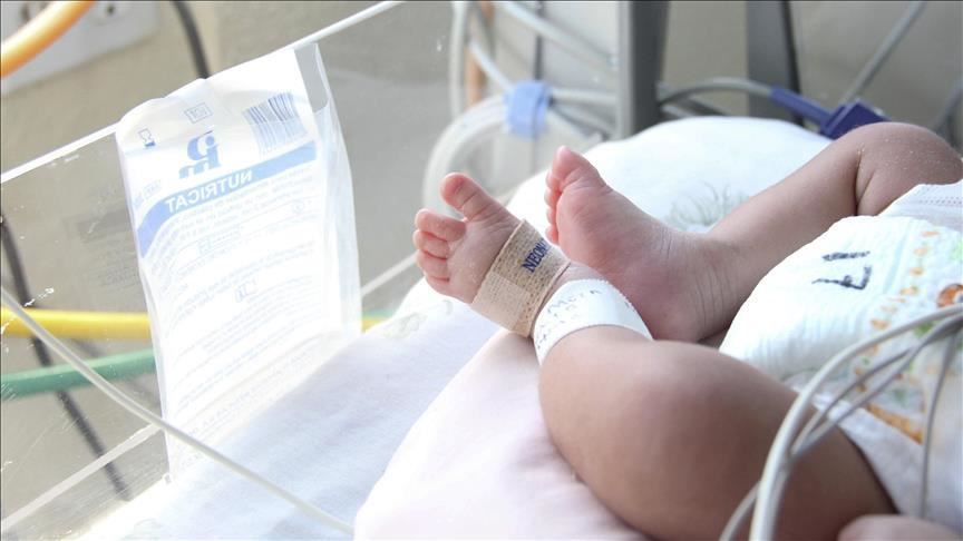 La bebé más pequeña del mundo llega a su hogar tras cinco meses en cuidado intensivo