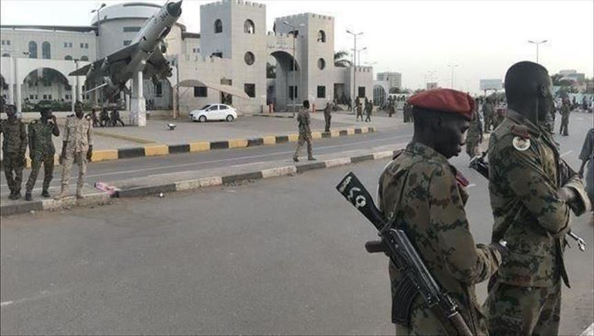 تجمع المهنيين السودانيين: "العسكري" يخطط لفض الاعتصام بالقوة 