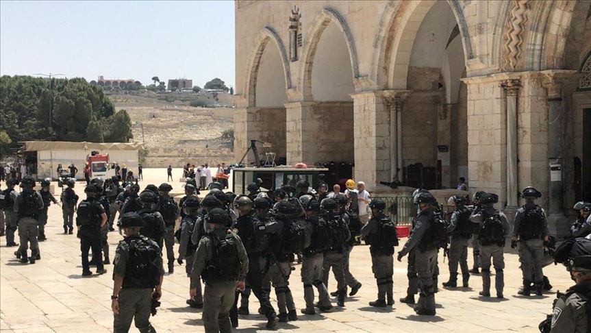 Warga Palestina dan polisi Israel bentrok di kompleks al-Aqsa
