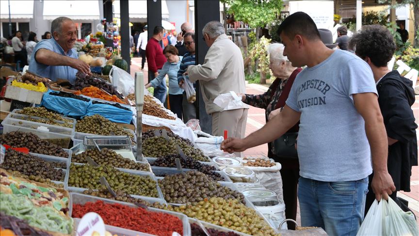 Muslimanët e rajonit përgatiten për festën e Fitër Bajramit